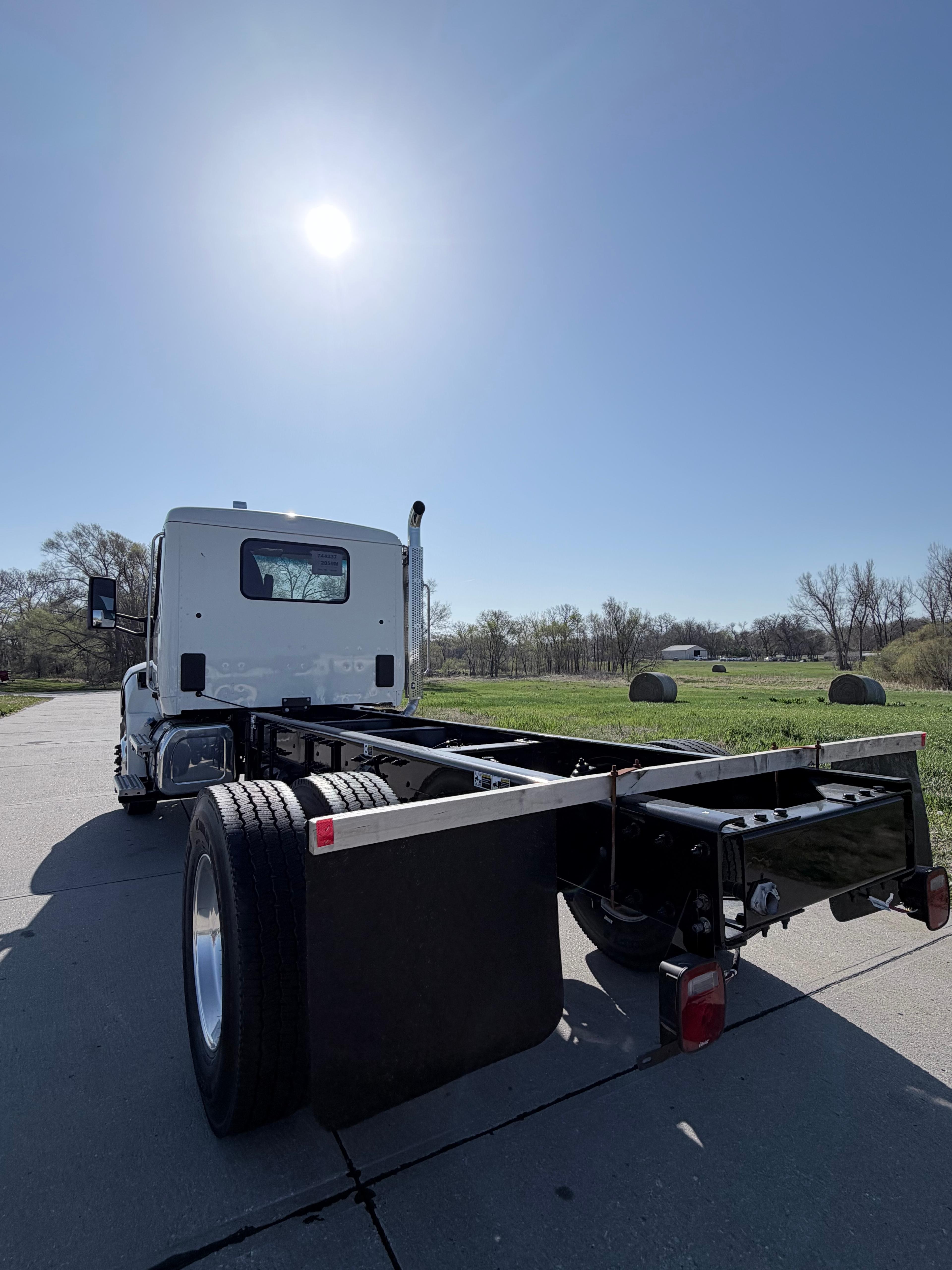 2025 Peterbilt 537 in NORFOLK, NE — photo 3