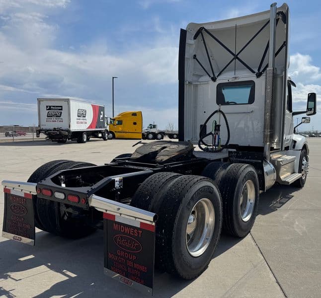 2025 Peterbilt 579 in GRETNA, NE — photo 5