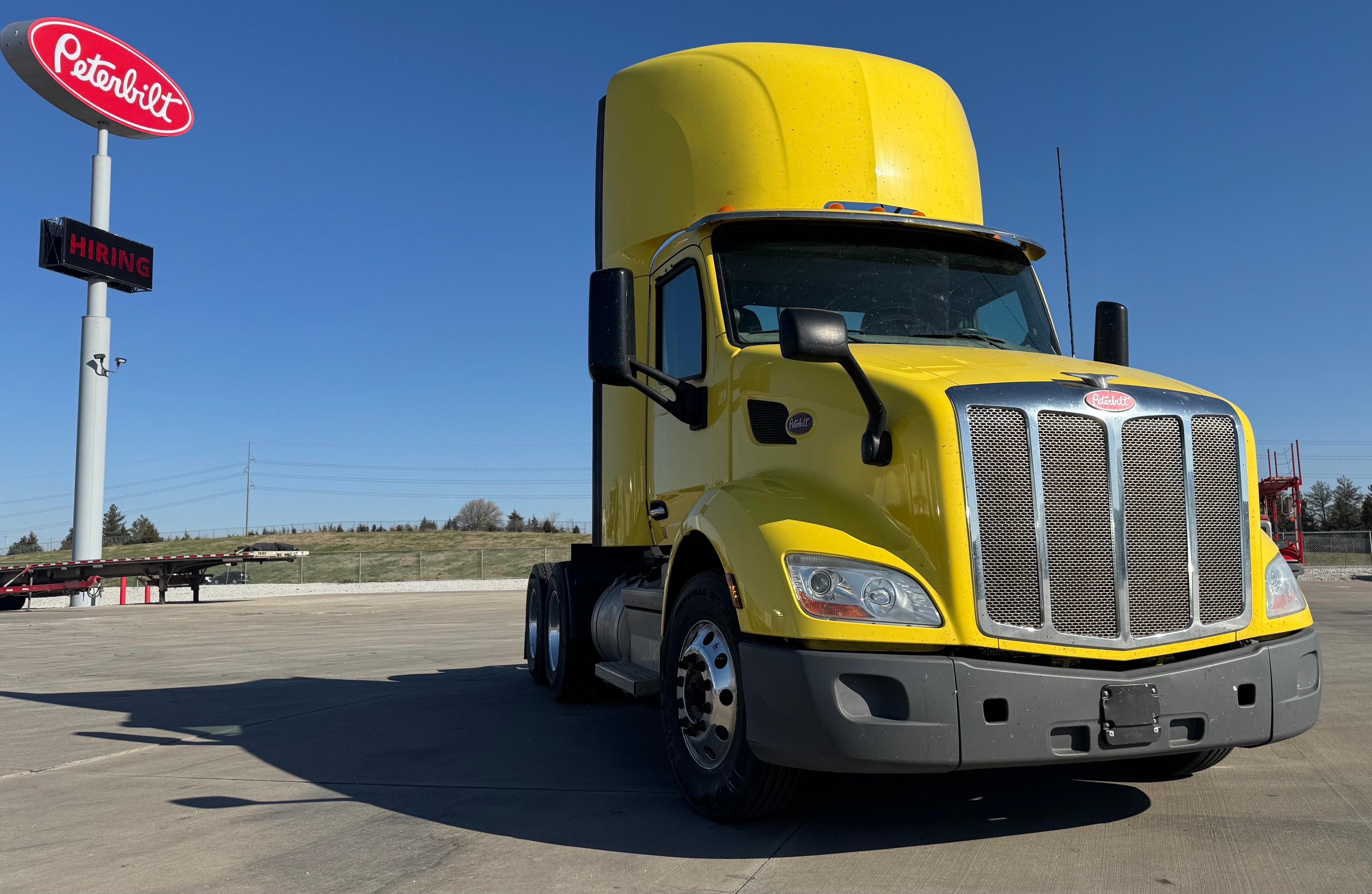 2021 Peterbilt 579 in City — photo 2