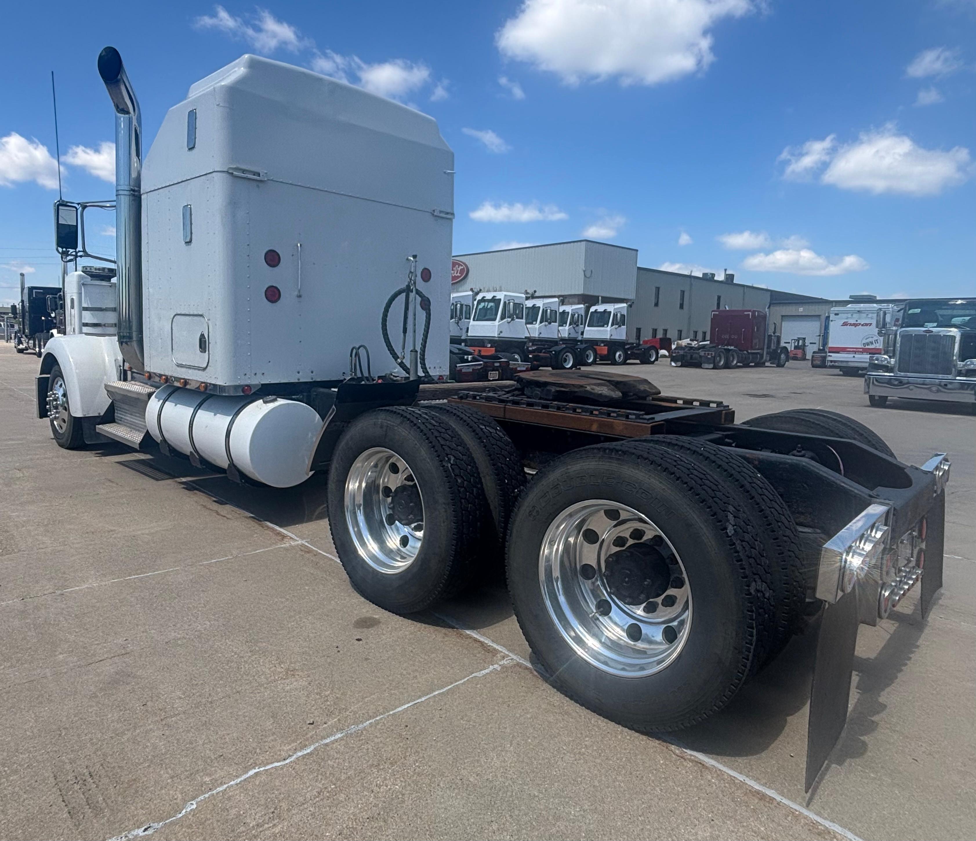 1993 Kenworth W900 in COUNCIL BLUFFS, IA — photo 5