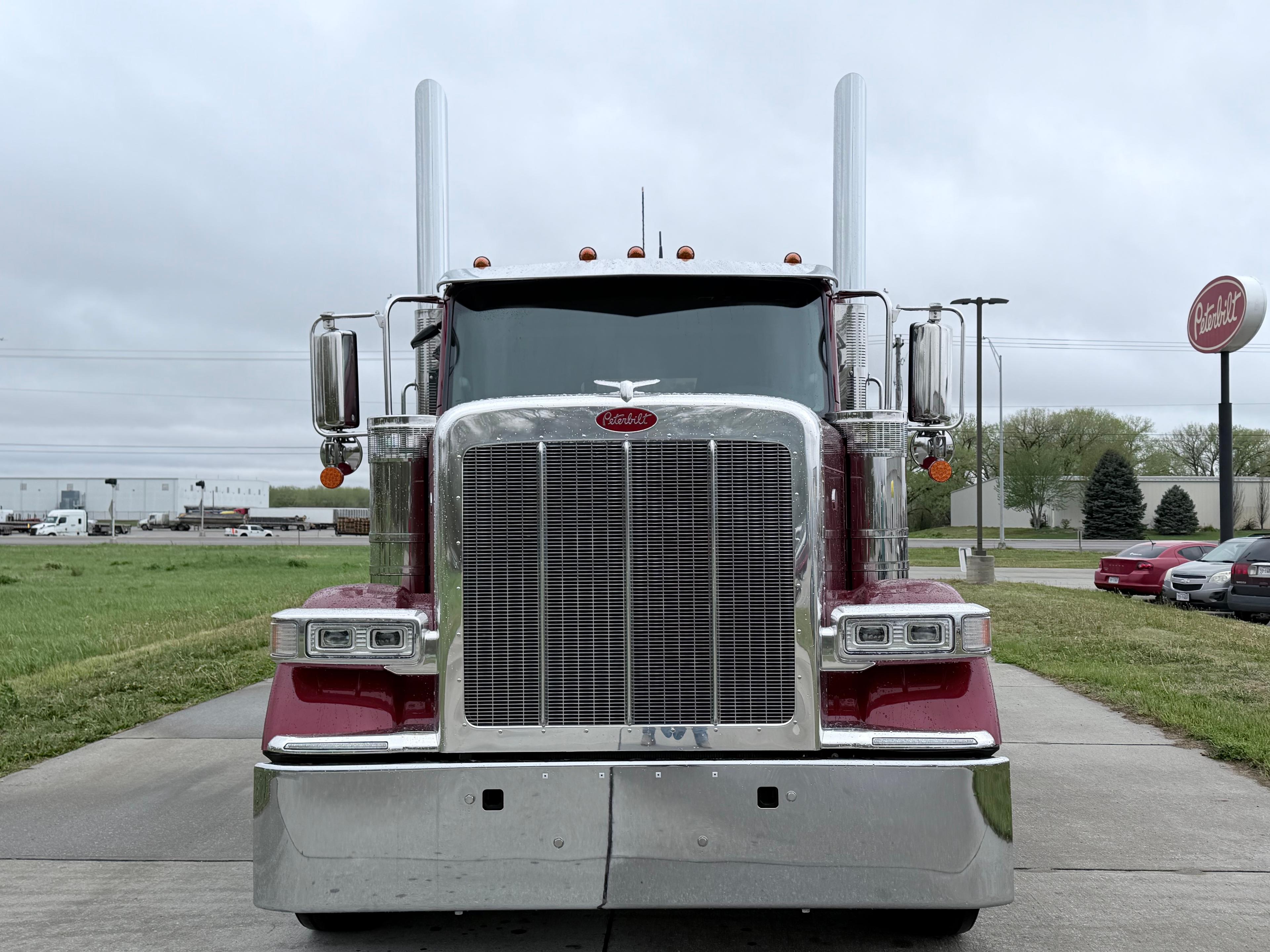 2027 Peterbilt 589 in NORFOLK, NE — photo 2