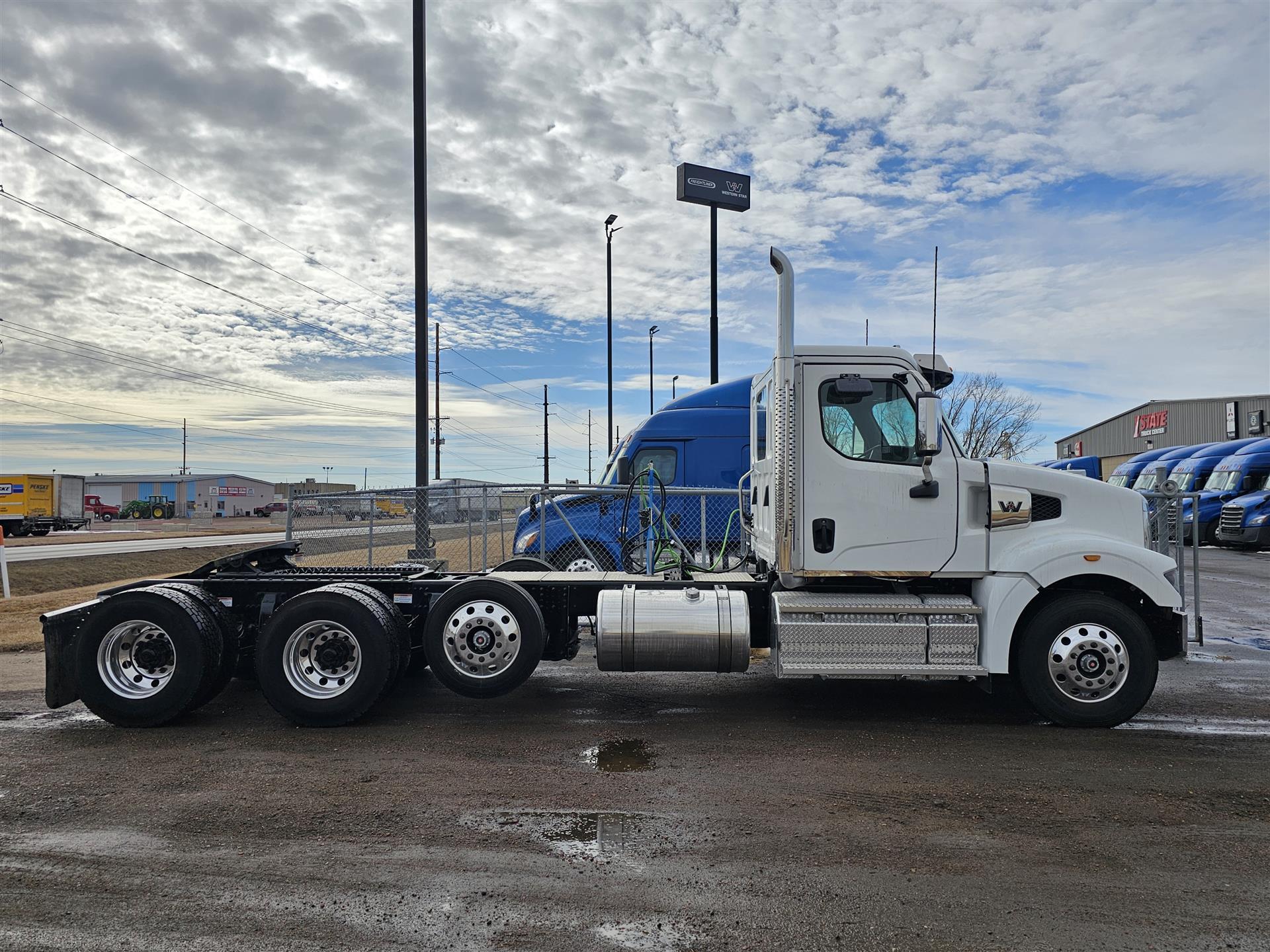 2025 Western Star 49X in Sioux City, IA — photo 2