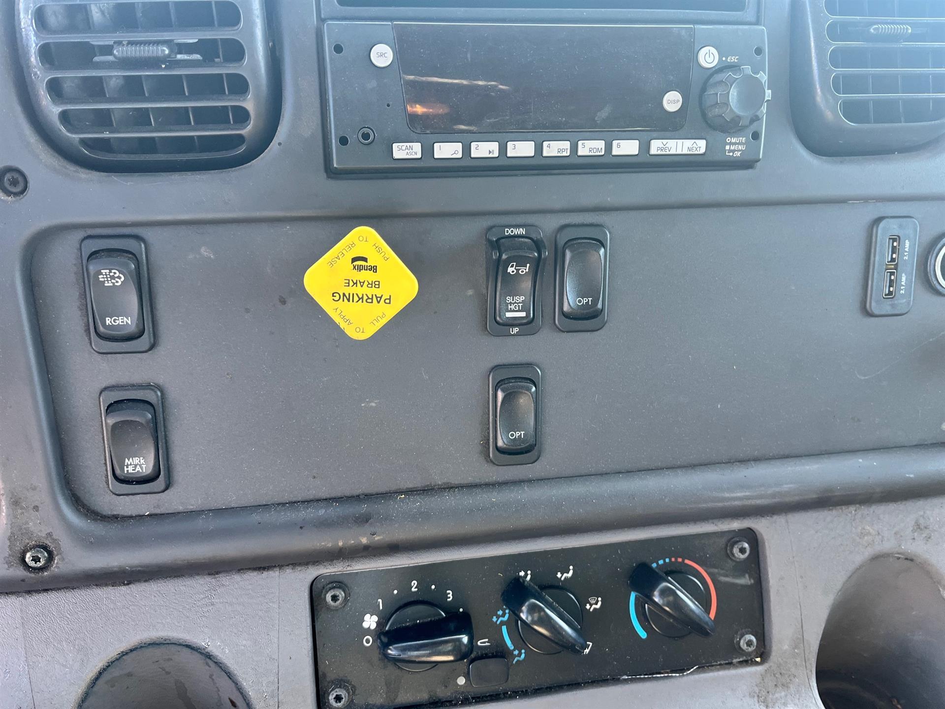 2022 Freightliner M2 106 in Inver Grove Heights, MN — photo 9