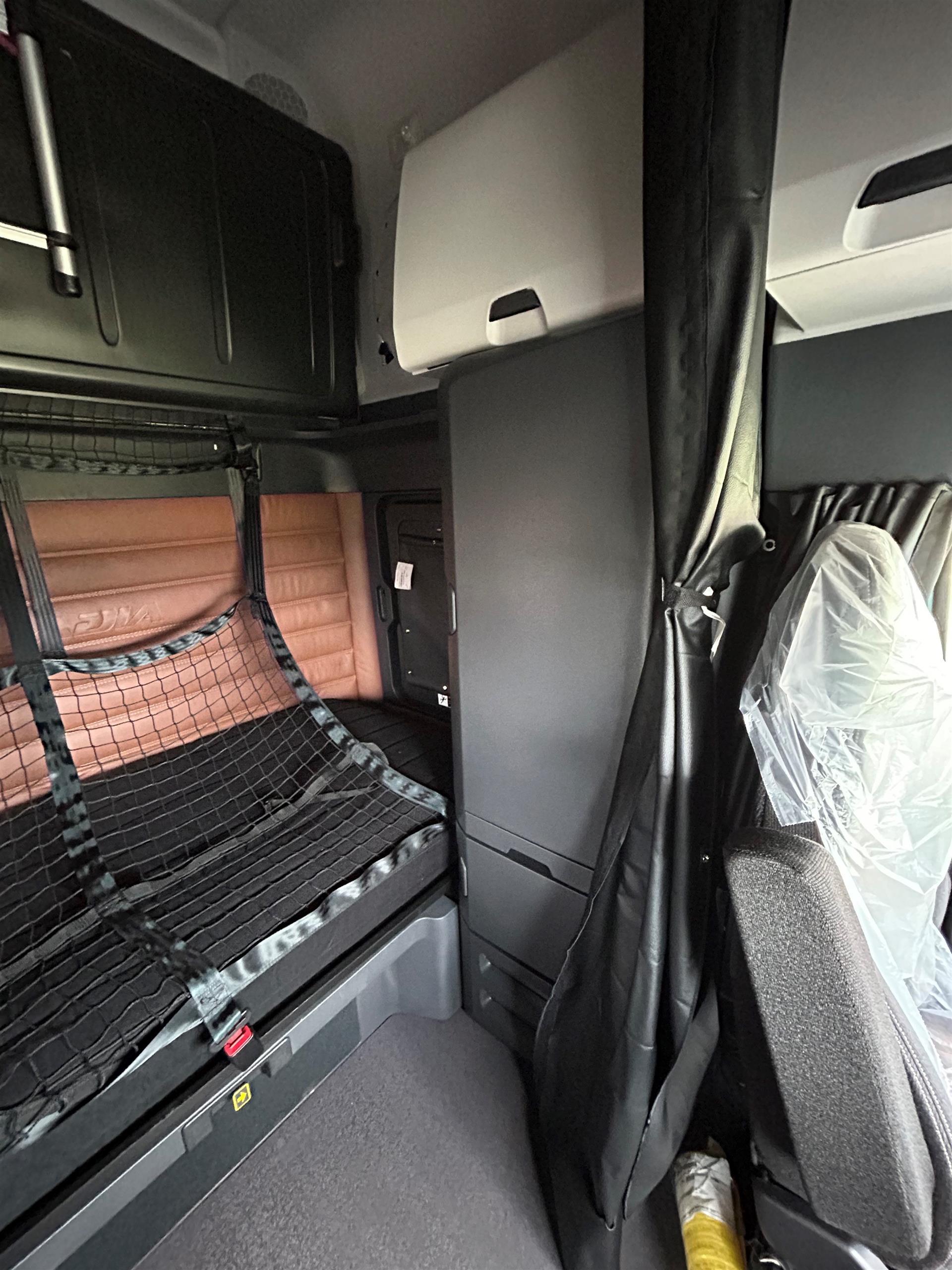 2025 Freightliner Cascadia in Great Falls, MT — photo 5