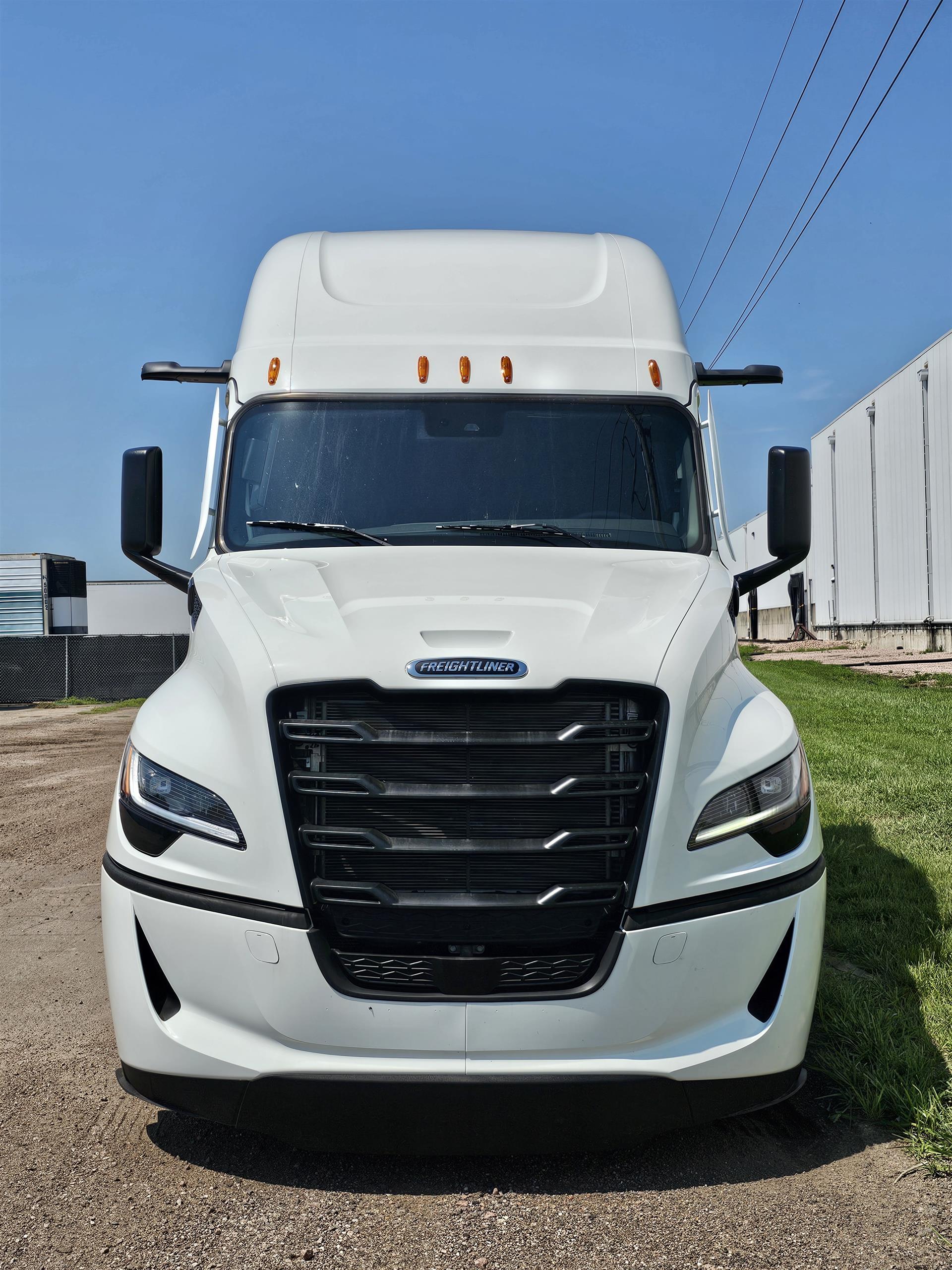2026 Freightliner Cascadia in Sioux City, IA — photo 5