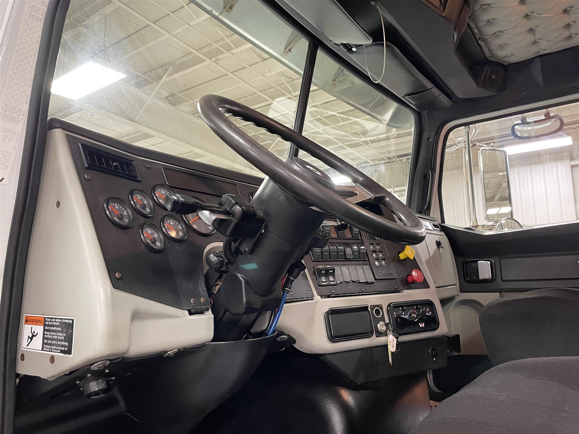 2013 Western Star 4700 in Marshfield, WI — photo 5