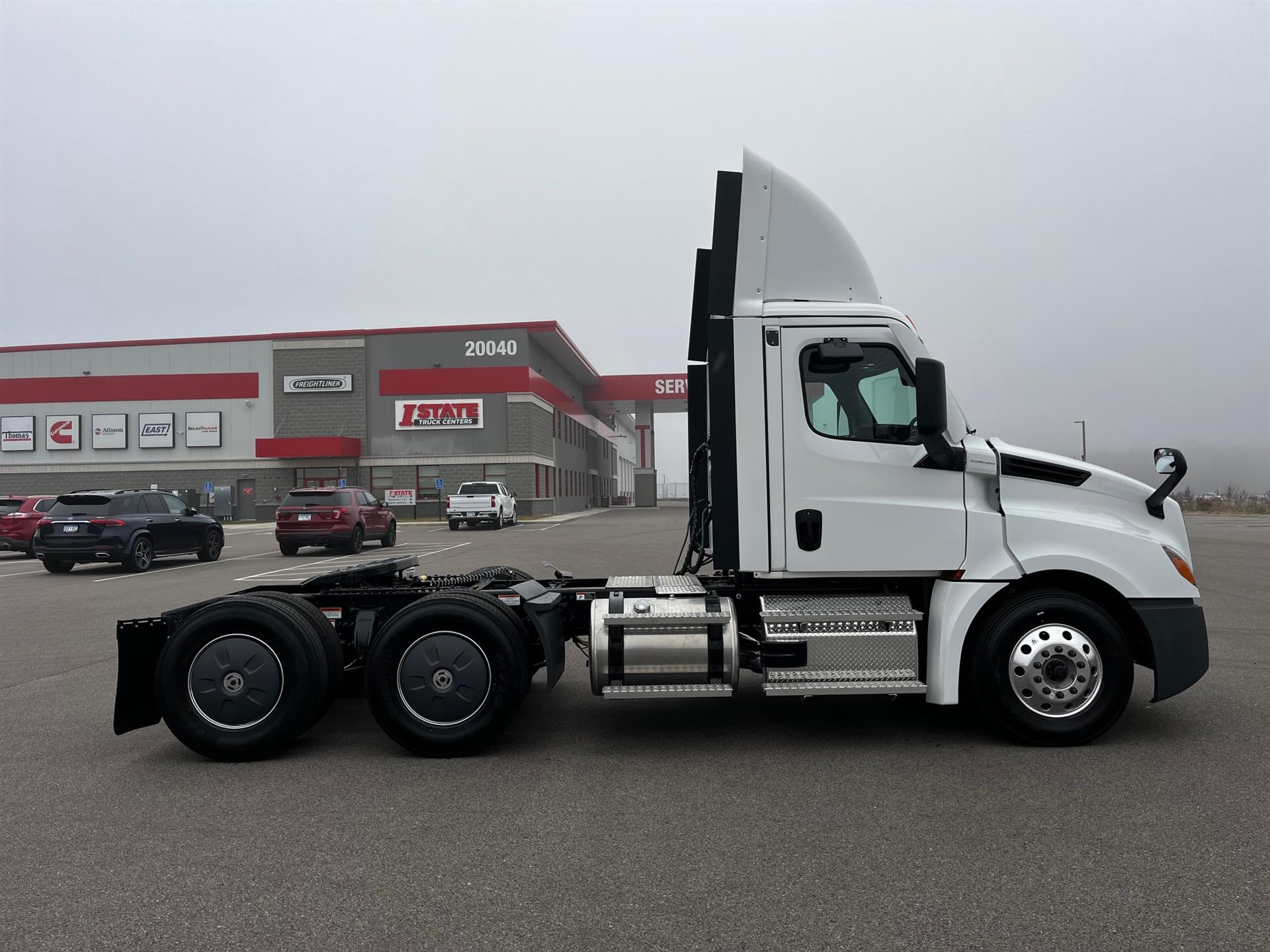 2026 Freightliner Cascadia in Inver Grove Heights, MN — photo 2