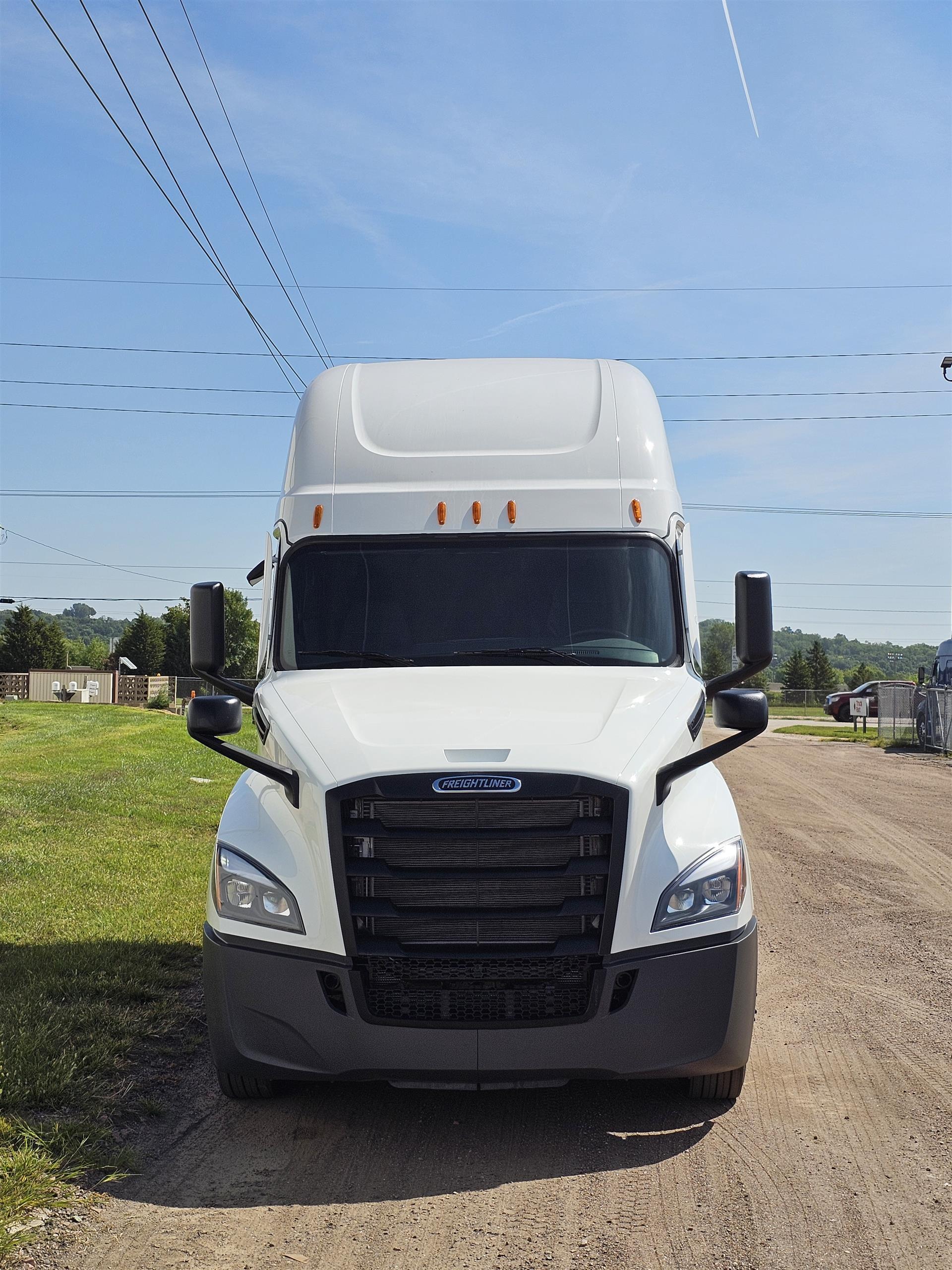 2026 Freightliner Cascadia in Sioux City, IA — photo 4