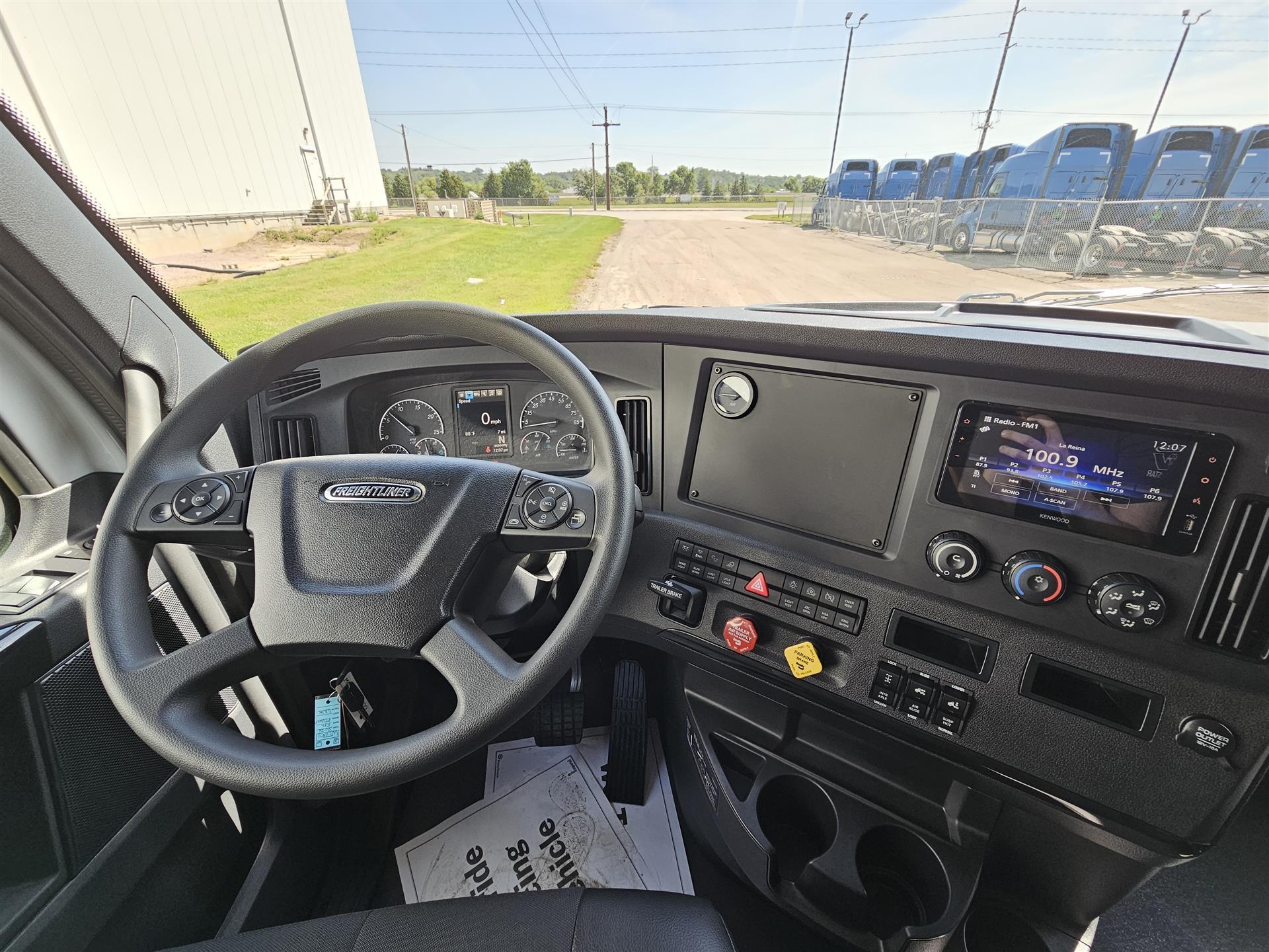 2026 Freightliner Cascadia in Sioux City, IA — photo 6