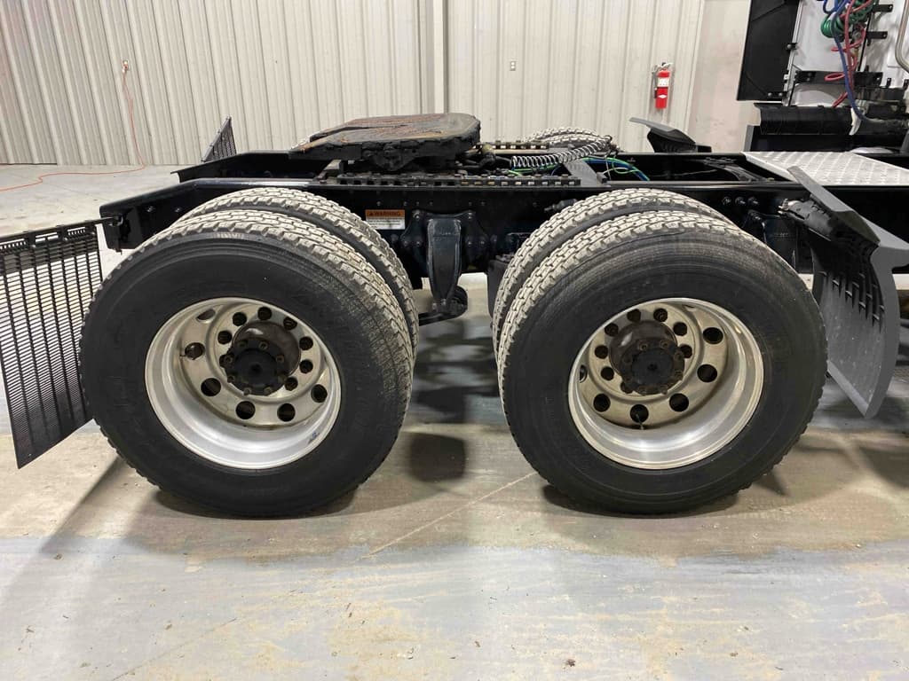 2024 Freightliner Cascadia in Sioux Falls, SD — photo 8