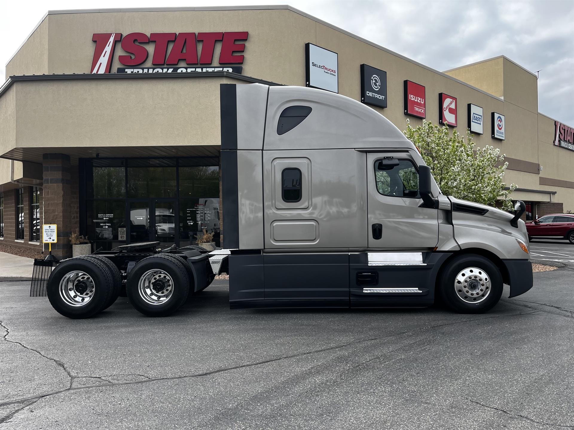 2024 Freightliner Cascadia in Inver Grove Heights, MN — photo 2