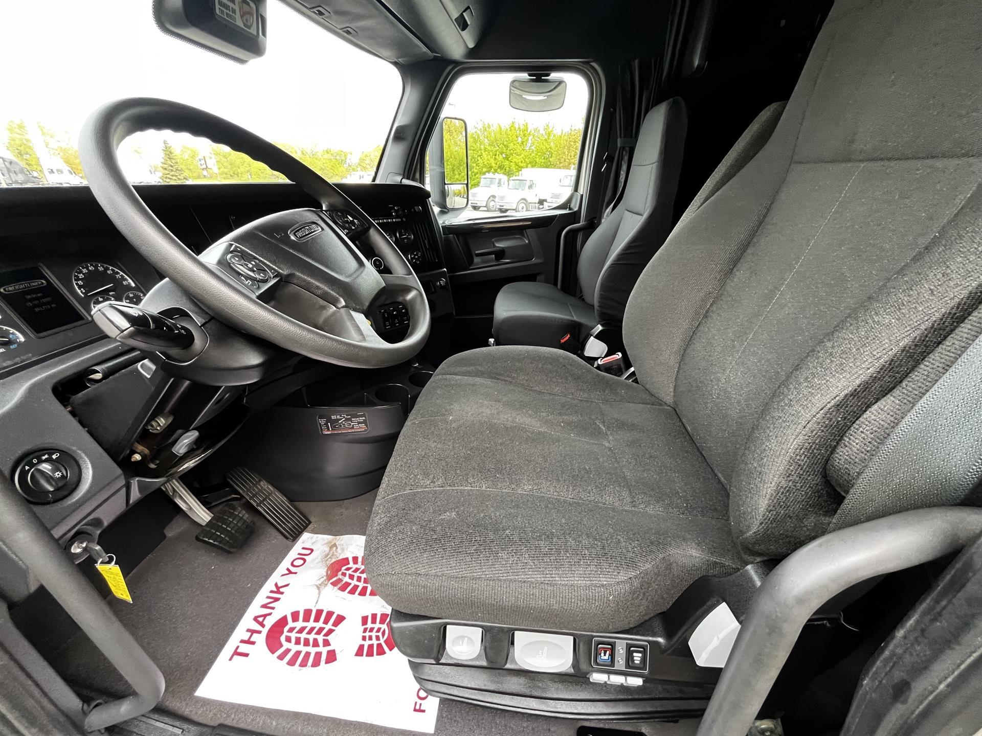 2024 Freightliner Cascadia in Inver Grove Heights, MN — photo 12