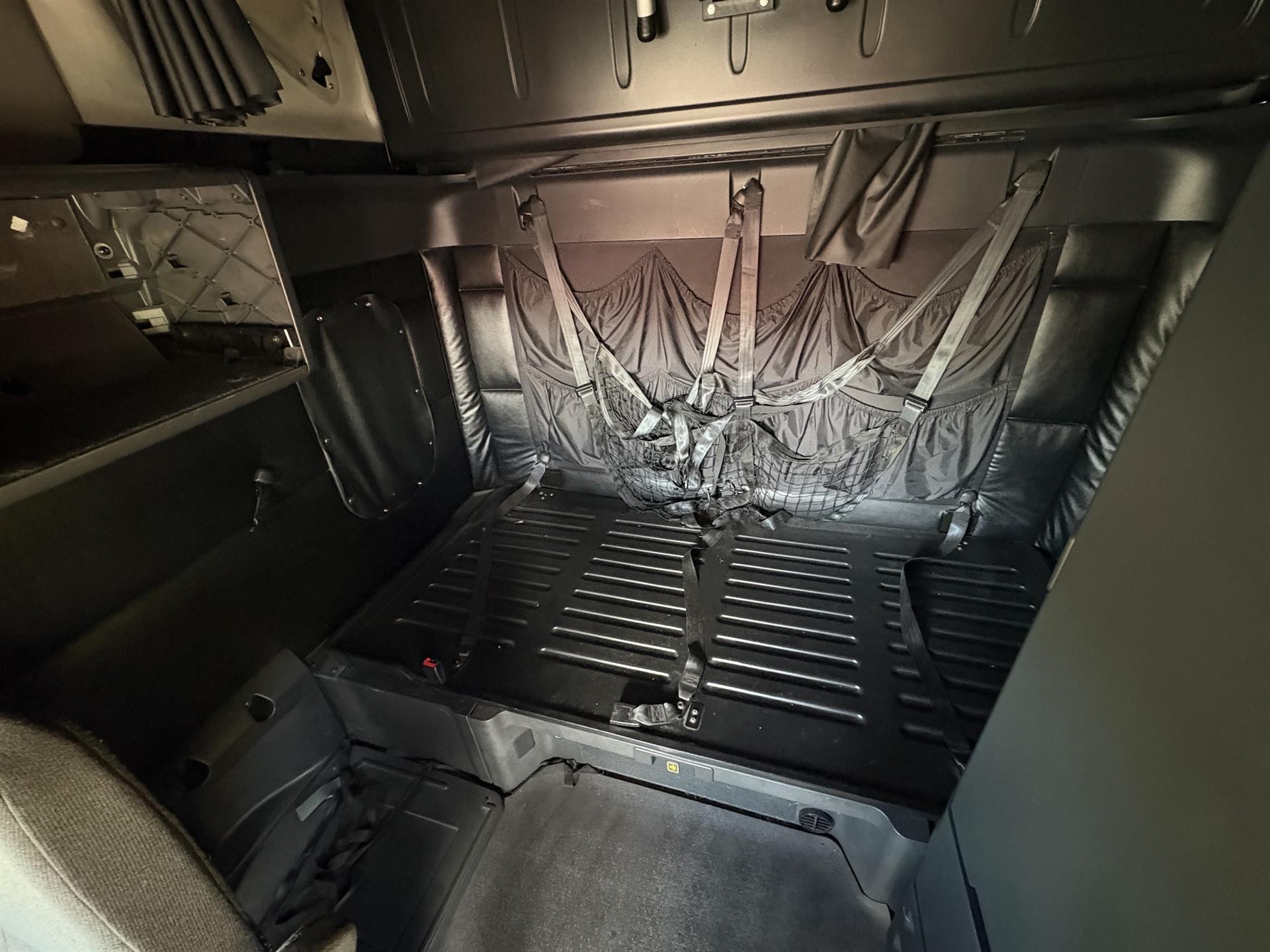 2023 Freightliner Cascadia in Inver Grove Heights, MN — photo 18