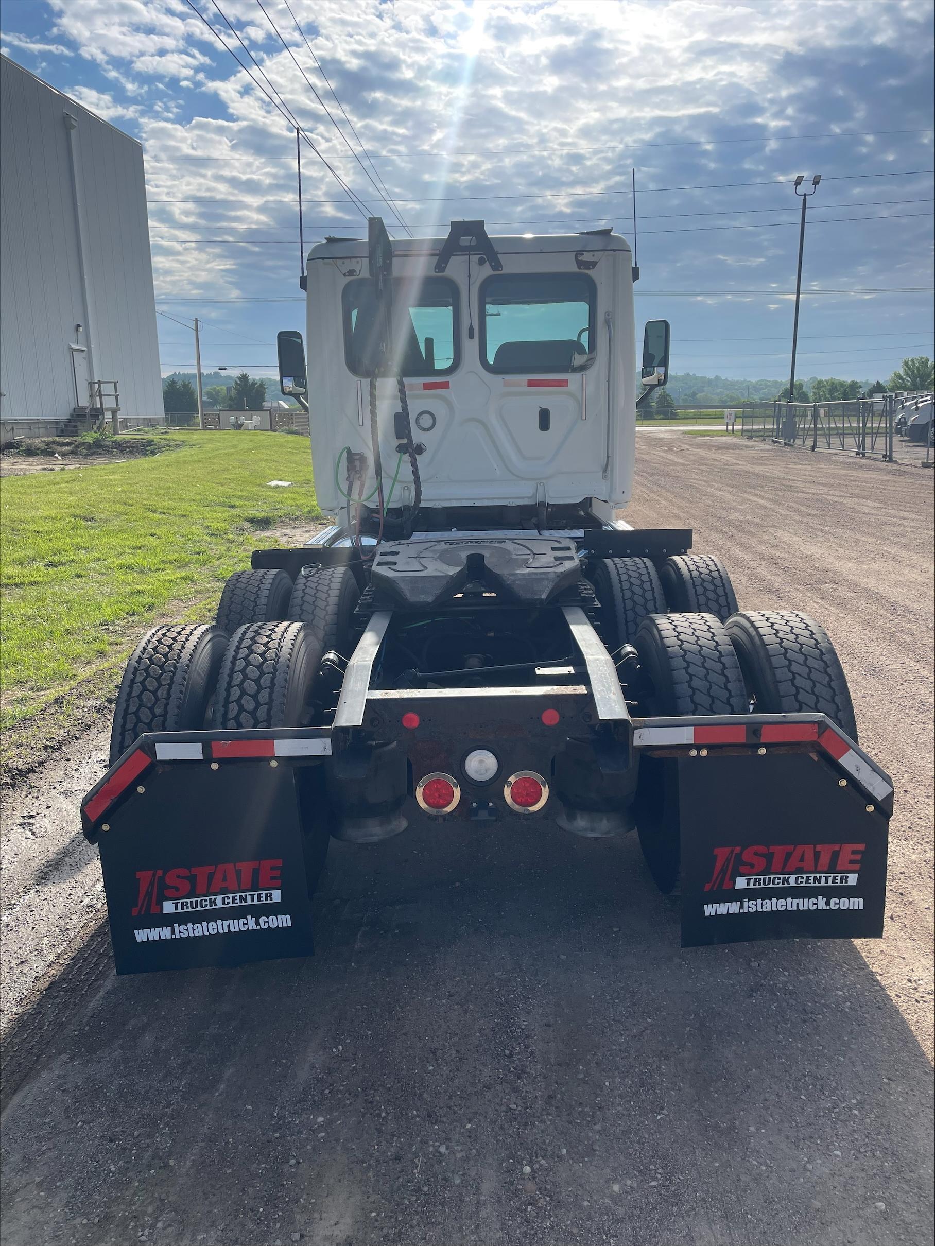 2018 Freightliner Cascadia in Sioux City, IA — photo 5