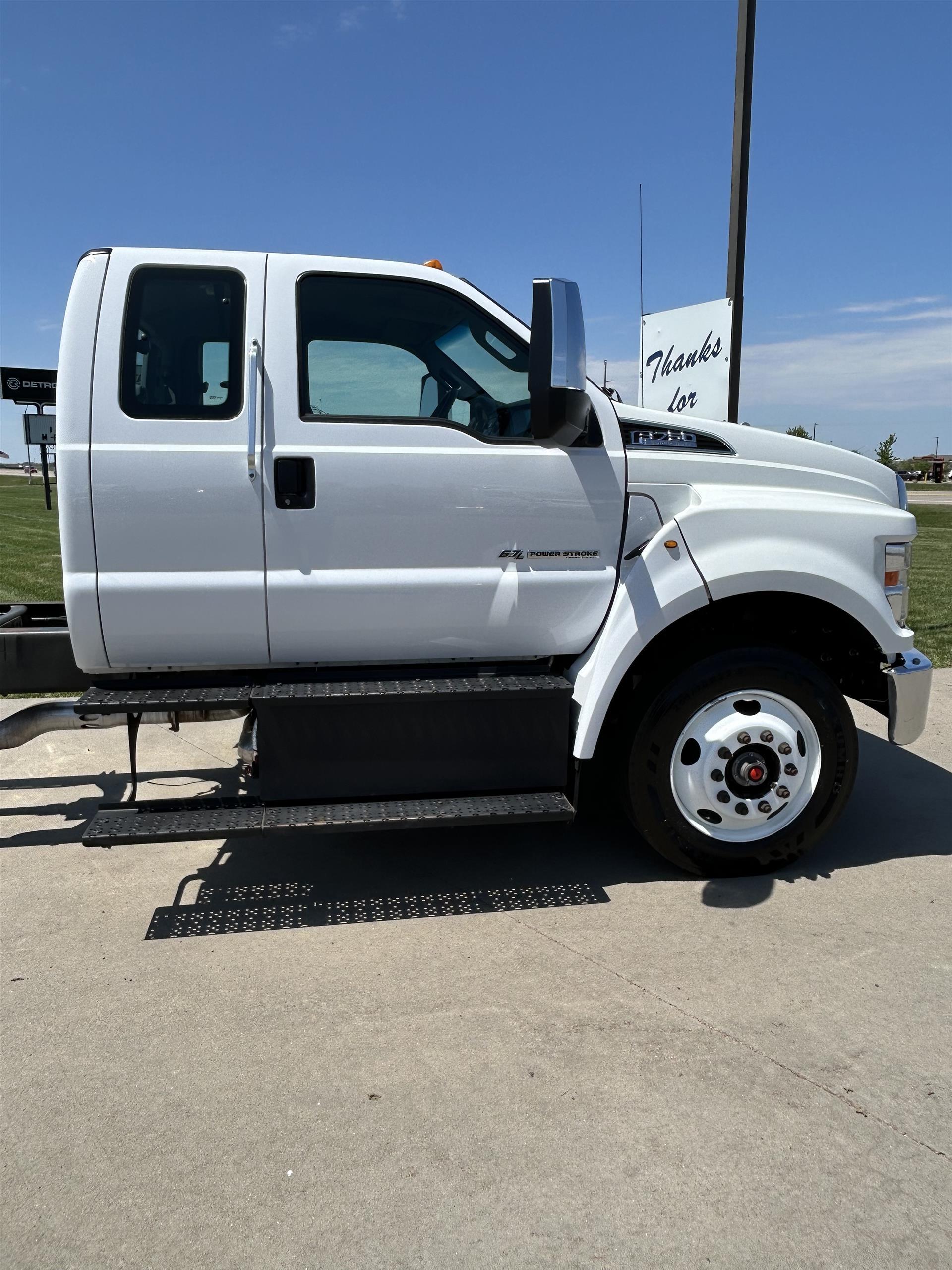 2017 Ford F-750 in Sioux Falls, SD — photo 4