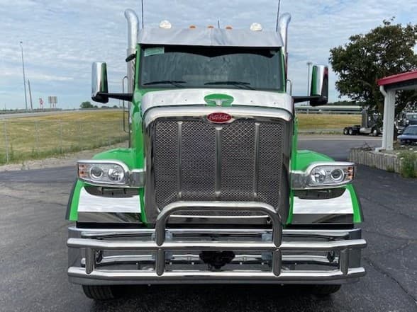 2025 Peterbilt 567 in Perrysburg, OH — photo 4