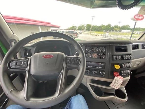 2025 Peterbilt 567 in Perrysburg, OH — photo 14