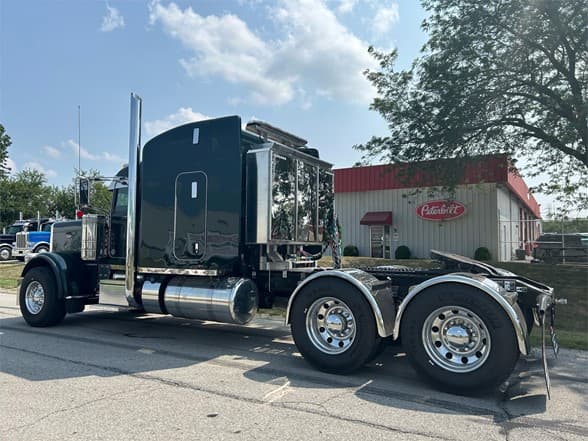 2024 Peterbilt 389 in Grove City, OH — photo 5
