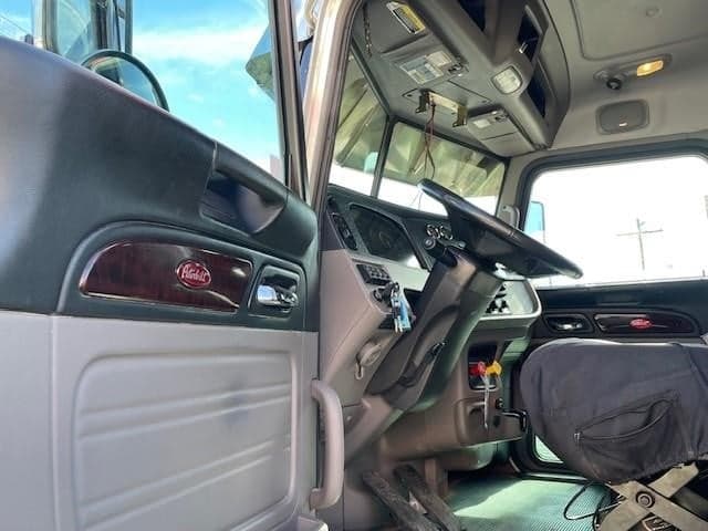 2023 Peterbilt 389 in Lima, OH — photo 11