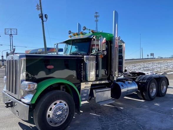 2023 Peterbilt 389 in Lima, OH — photo 2