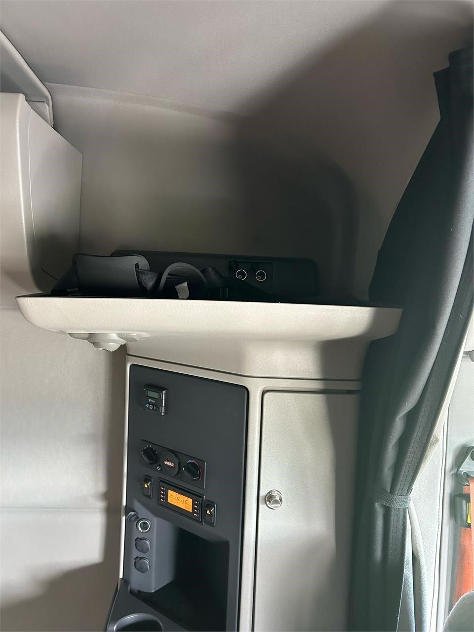 2019 Peterbilt 567 in Zanesville, OH — photo 22
