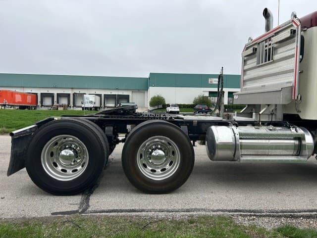 2022 Peterbilt 389 in Zanesville, OH — photo 8