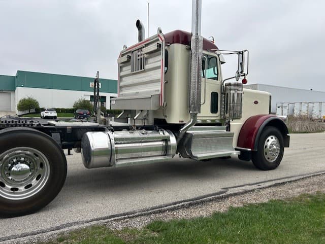 2022 Peterbilt 389 in Zanesville, OH — photo 4