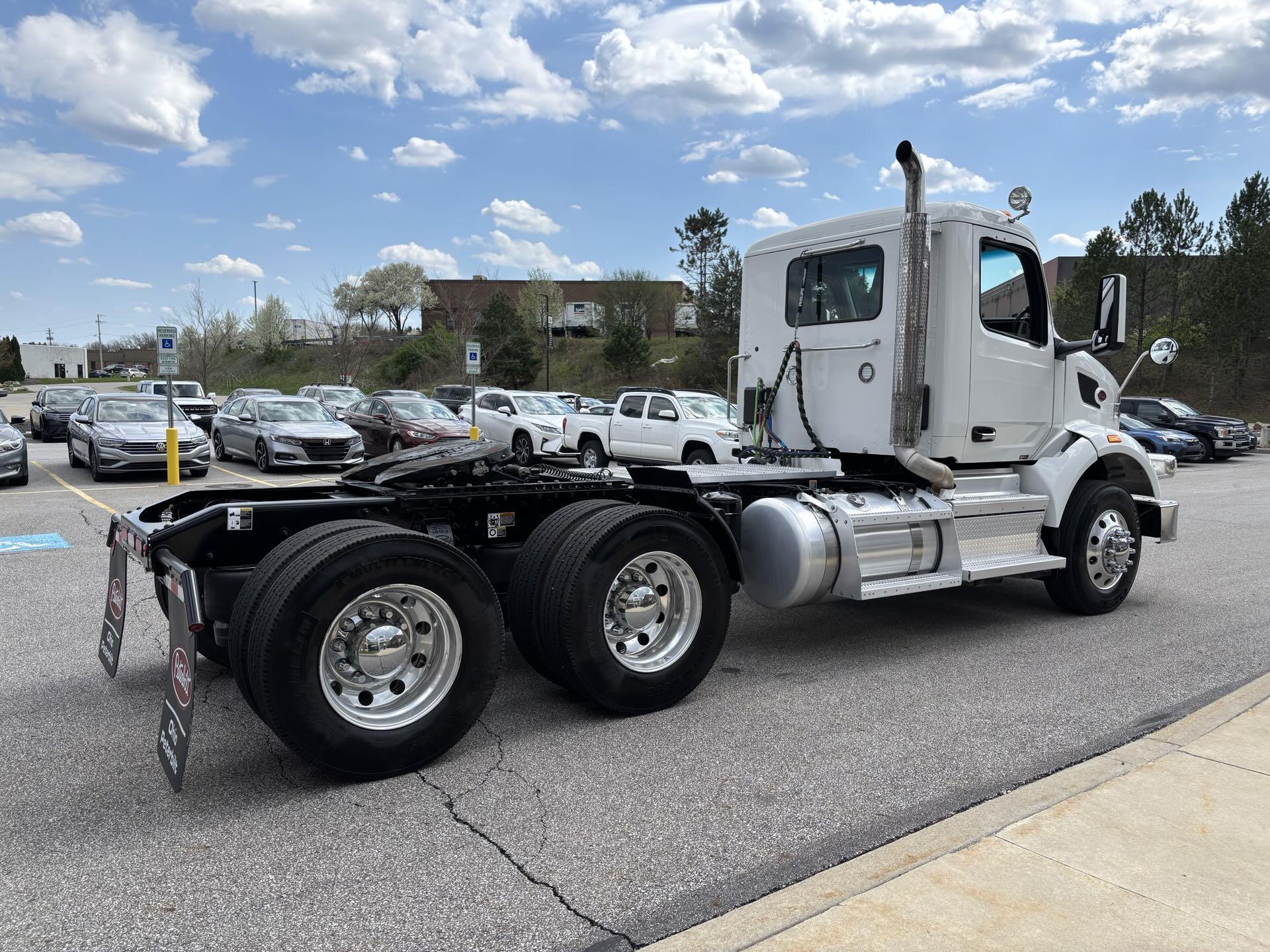 2025 Peterbilt 567 in Broadview Hts, OH — photo 4