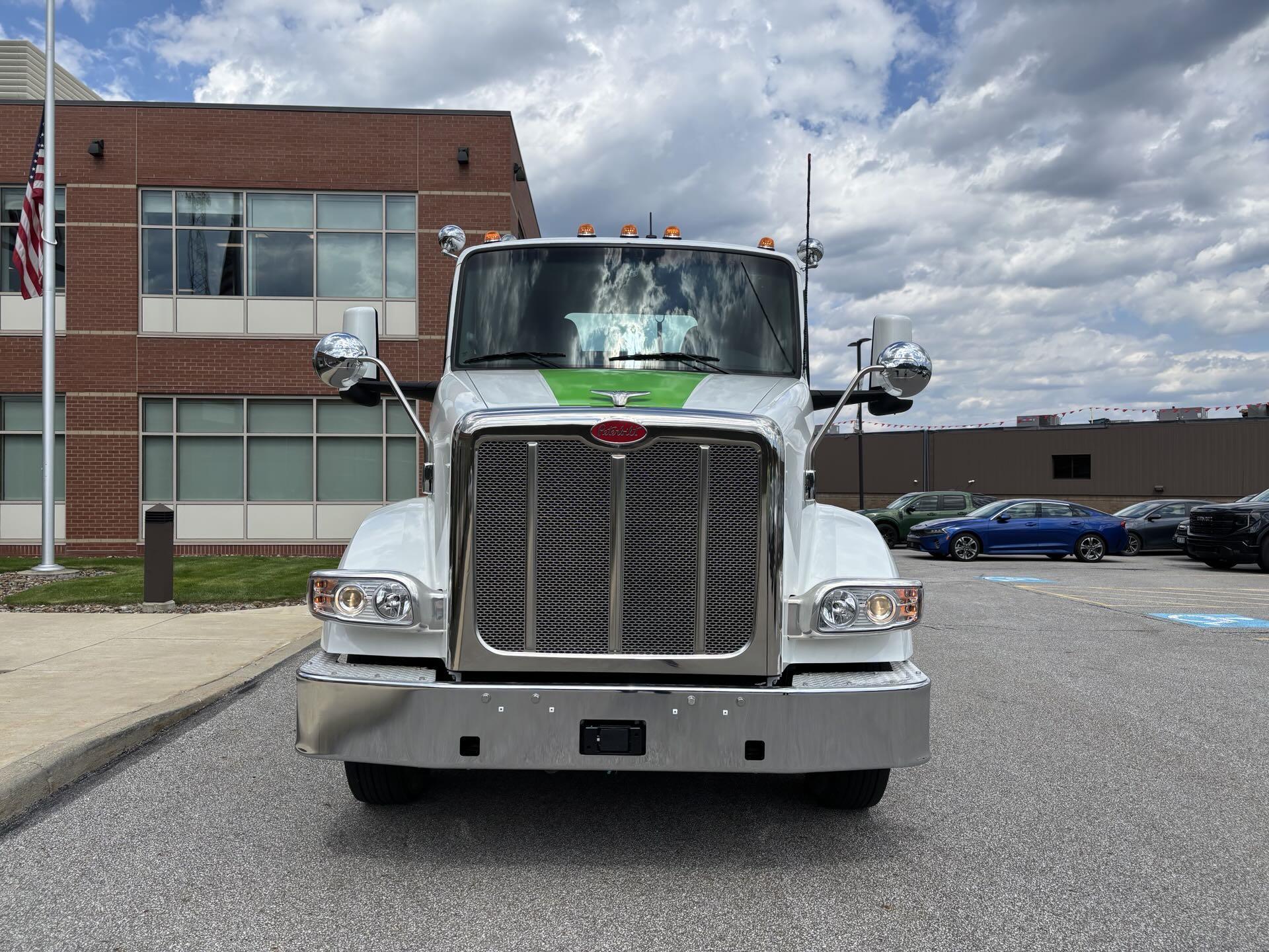 2025 Peterbilt 567 in Broadview Hts, OH — photo 7