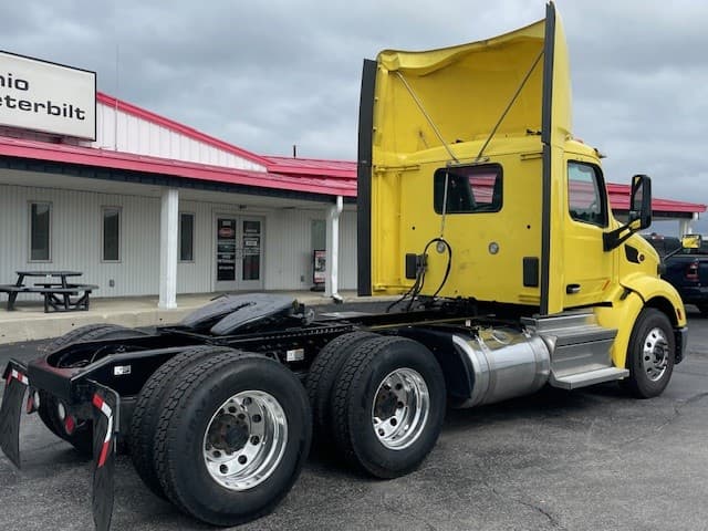 2021 Peterbilt 579 in Lima, OH — photo 4