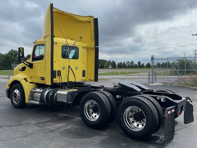 2021 Peterbilt 579 in Lima, OH — photo 5