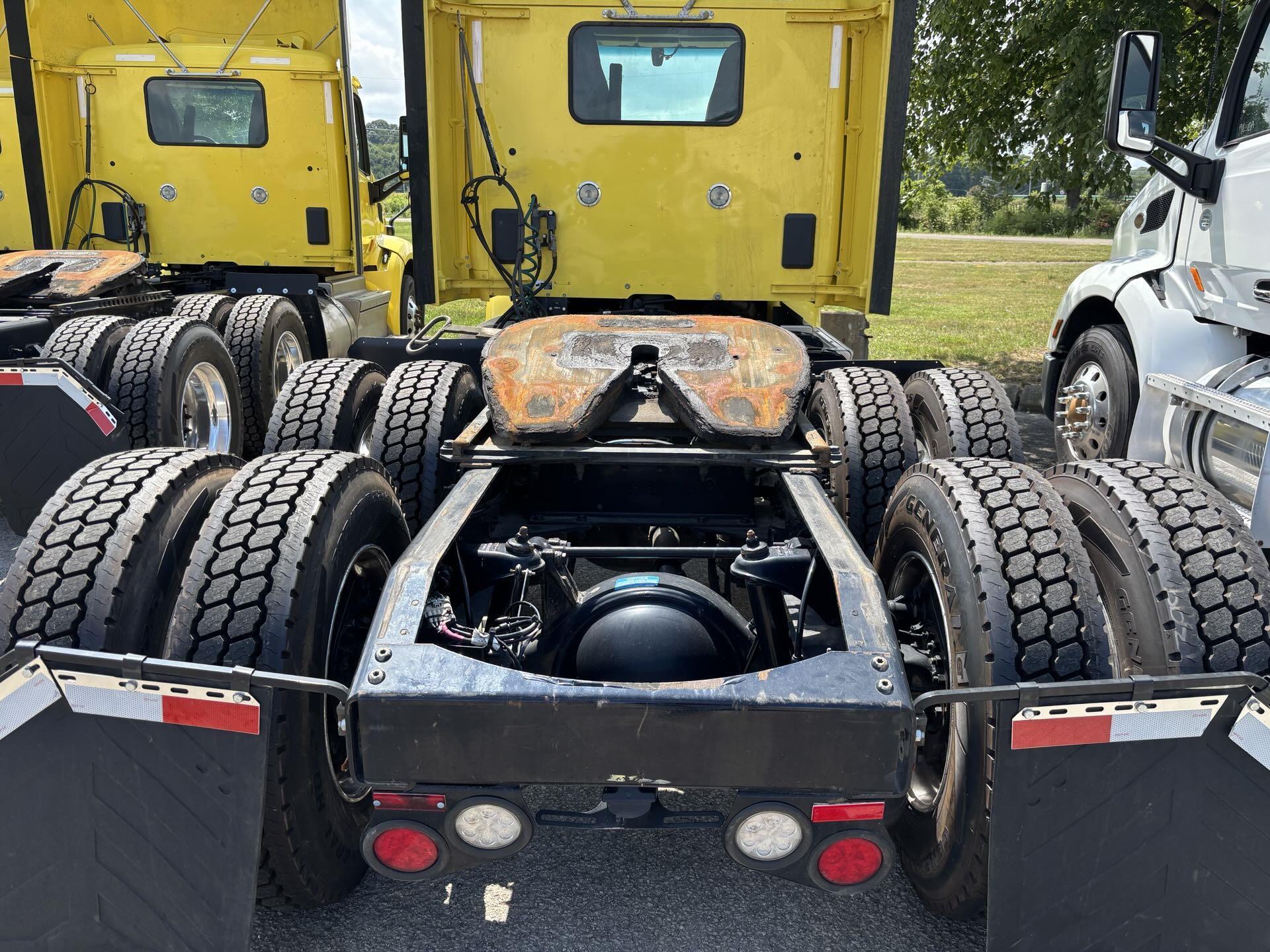 2021 Peterbilt 579 in Columbus, OH — photo 5