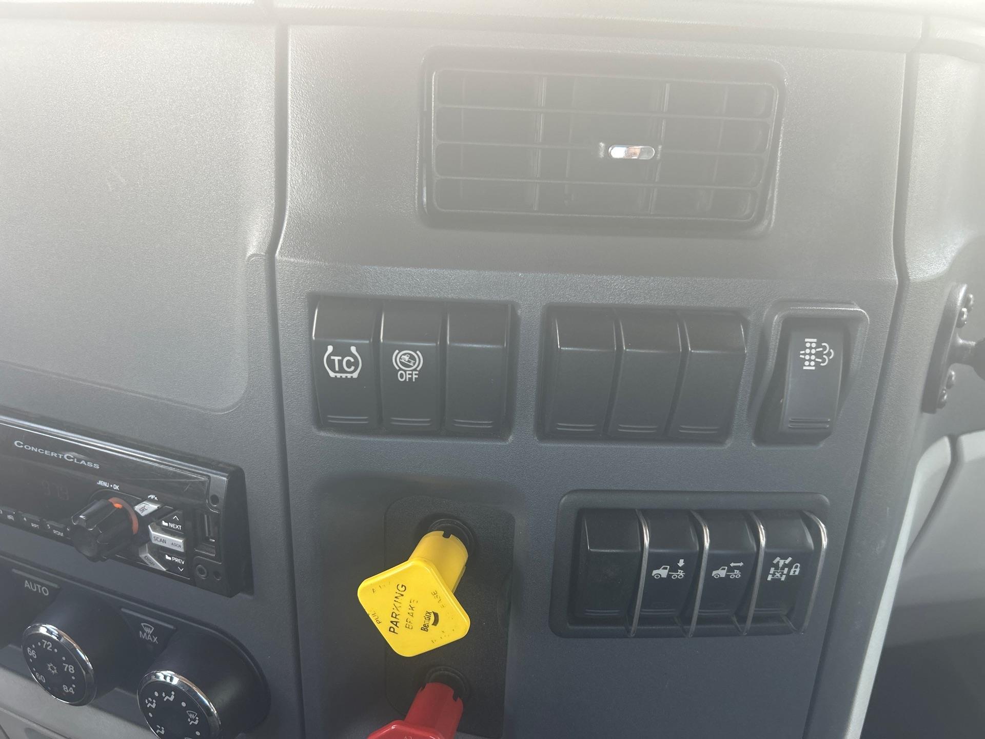 2021 Peterbilt 579 in Lima, OH — photo 14