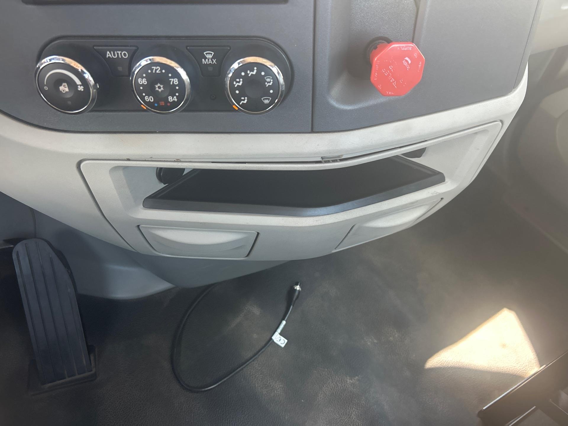 2021 Peterbilt 579 in Lima, OH — photo 15
