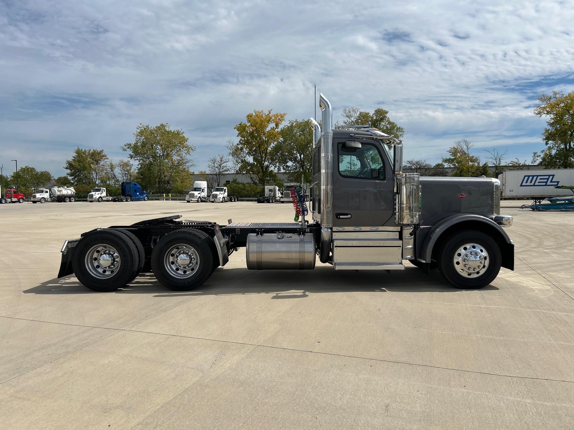 2026 Peterbilt 589 in Perrysburg, OH — photo 4