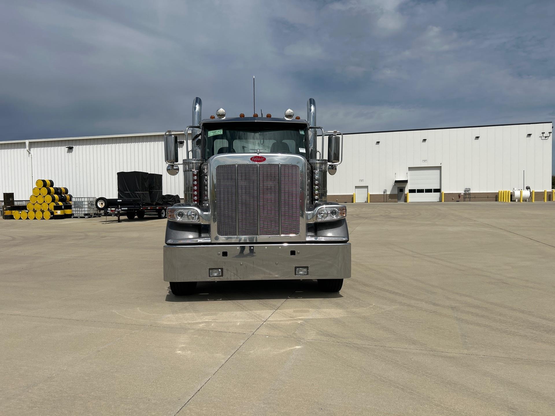 2026 Peterbilt 589 in Perrysburg, OH — photo 6
