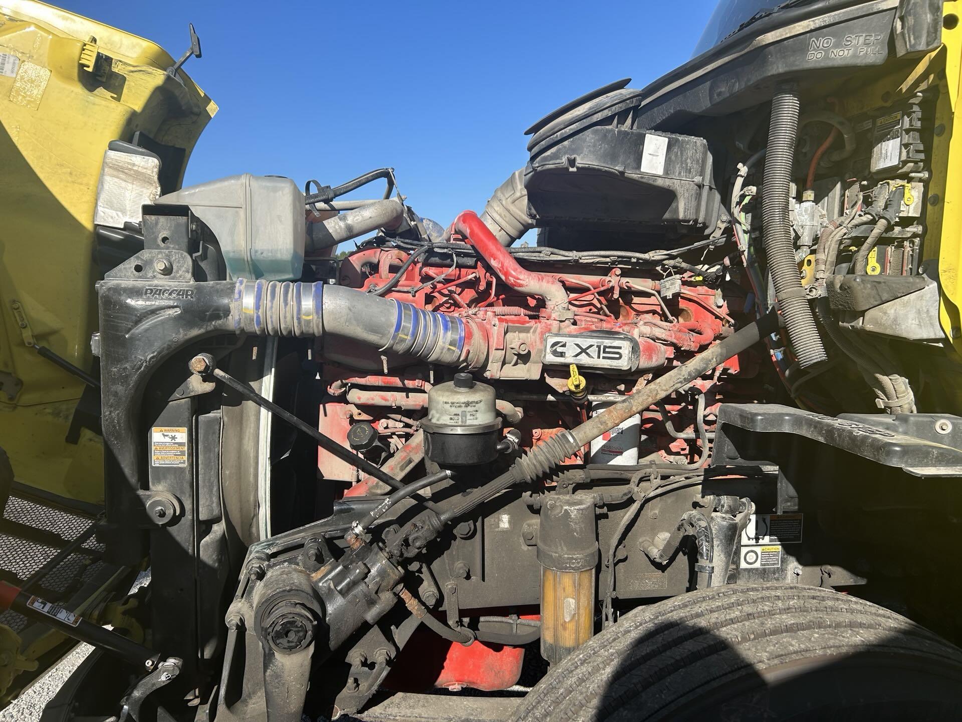 2021 Peterbilt 579 in Columbus, OH — photo 8