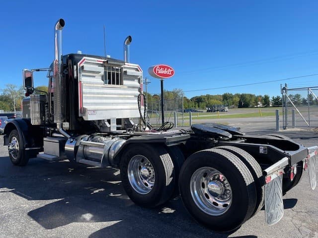 2022 Peterbilt 389 in Lima, OH — photo 4