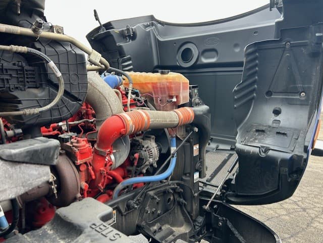 2021 Peterbilt 579 in Canton, OH — photo 8