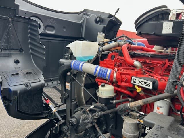 2021 Peterbilt 579 in Canton, OH — photo 9