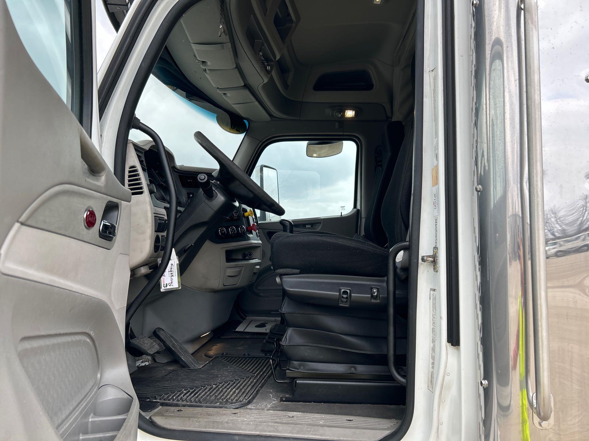 2019 Peterbilt 567 in Perrysburg, OH — photo 8