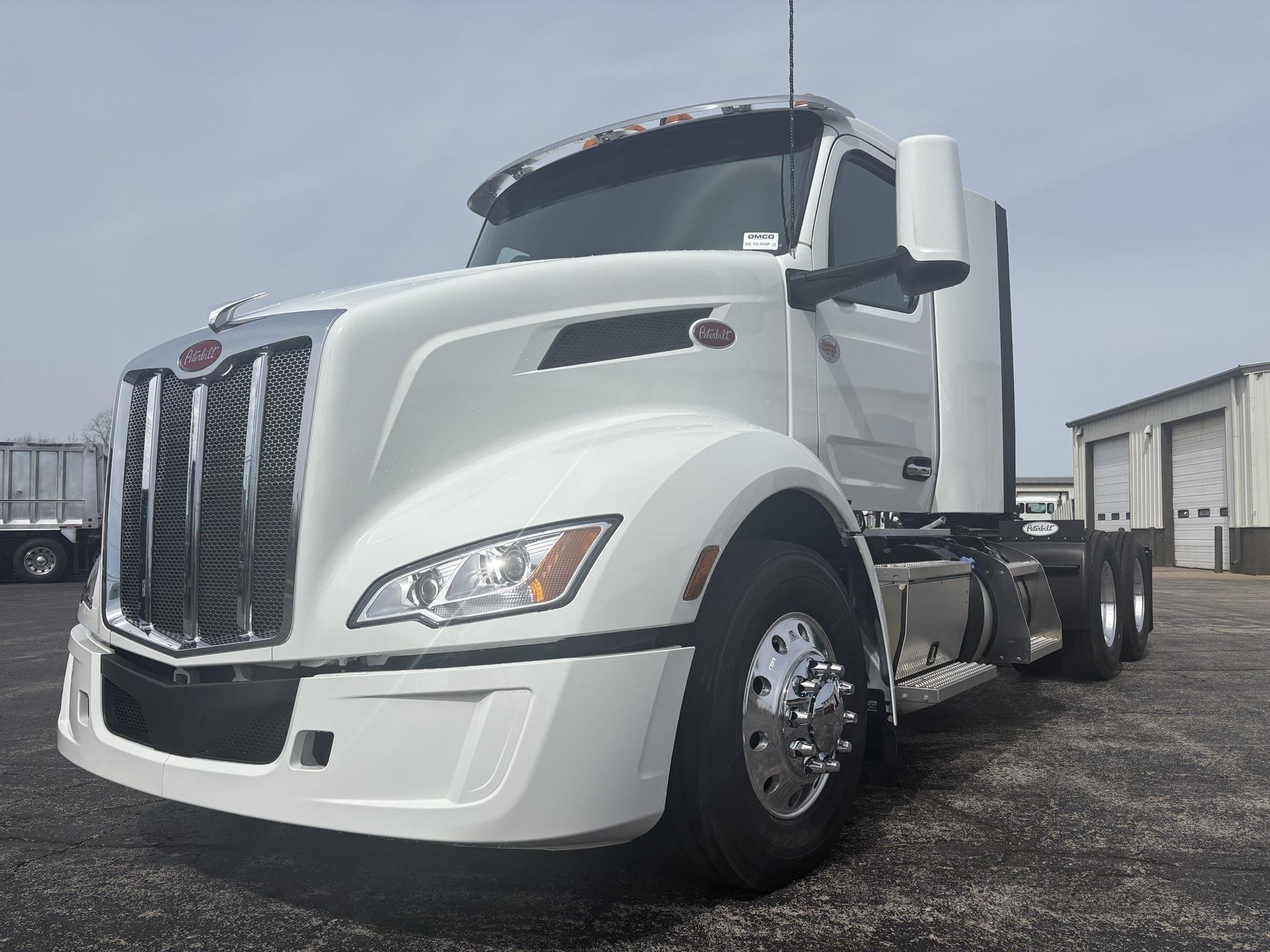 2027 Peterbilt 579