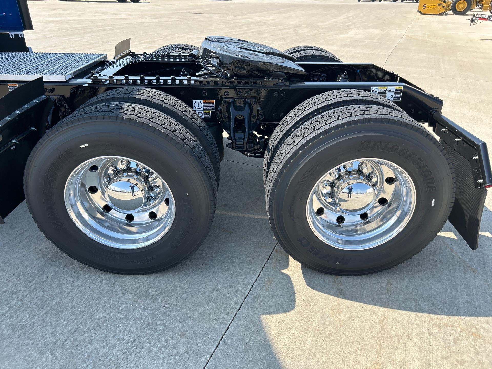 2027 Peterbilt 579 in Perrysburg, OH — photo 3