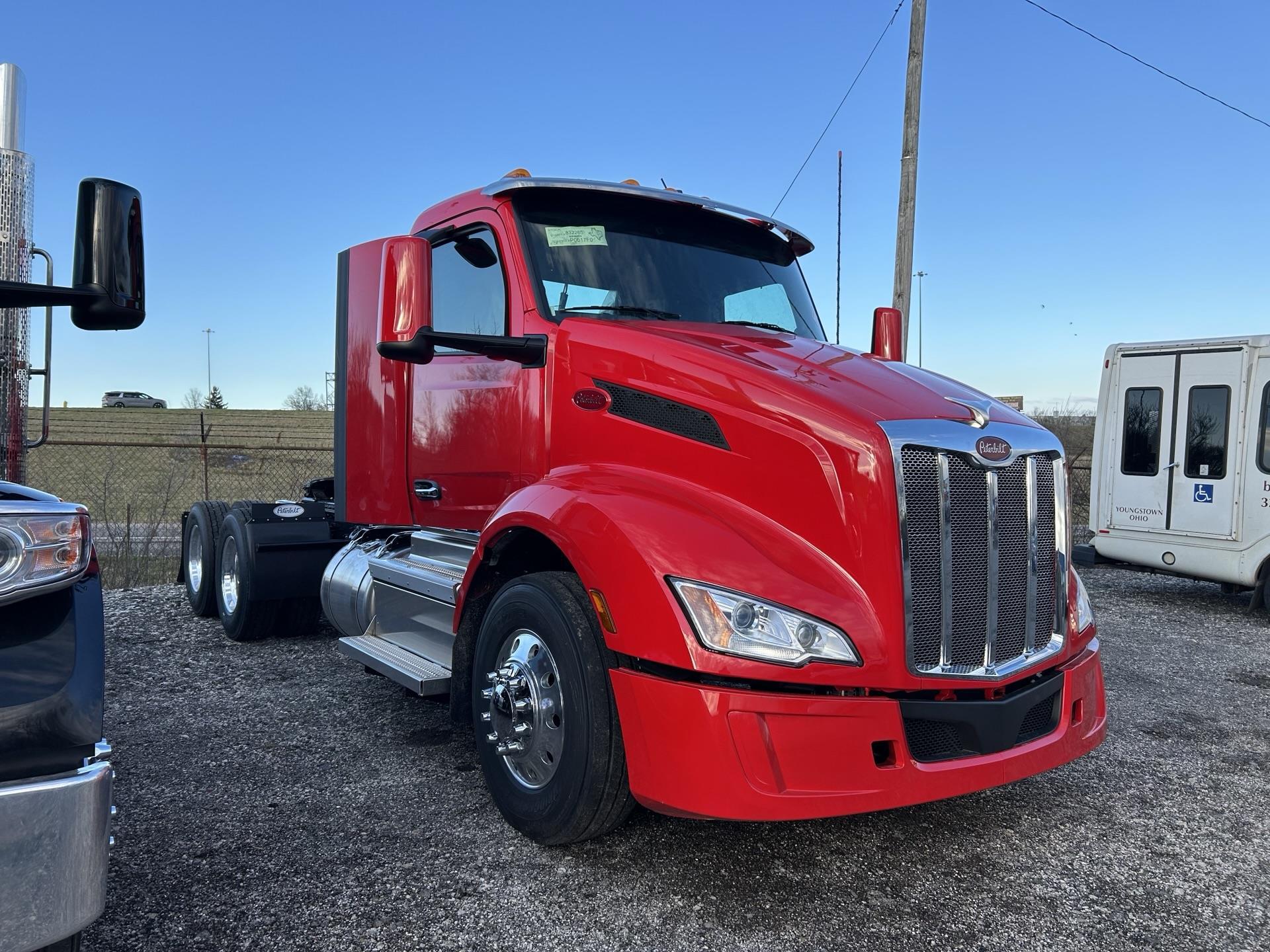 2027 Peterbilt 579 in Youngstown, OH — photo 2