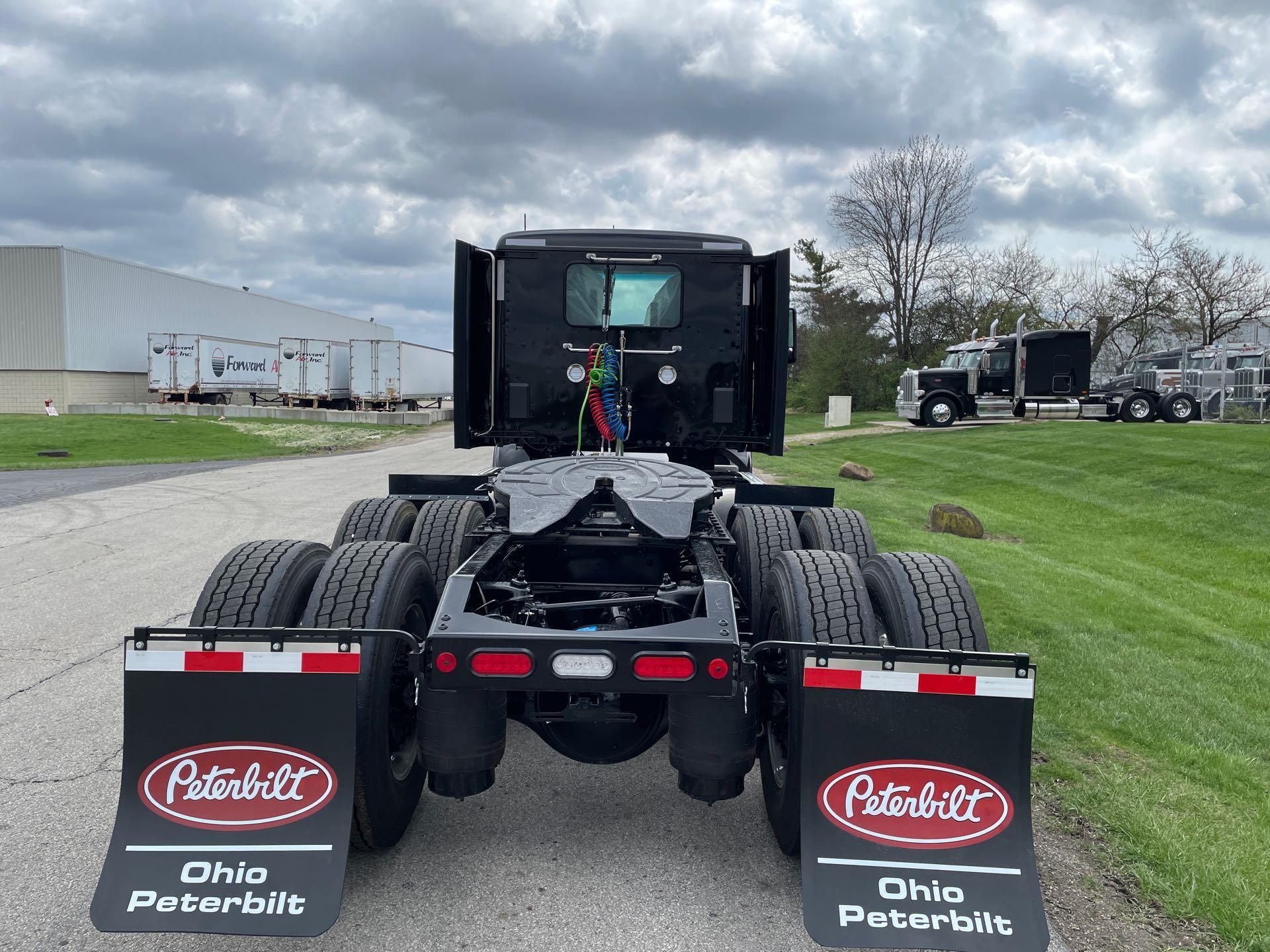 2027 Peterbilt 579 in Grove City, OH — photo 5