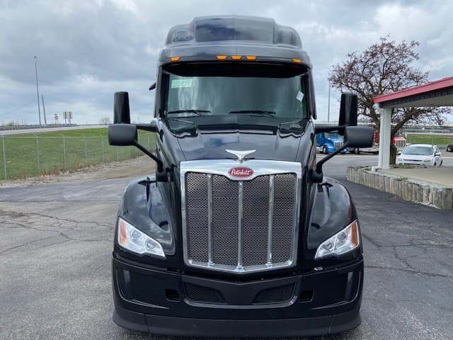 2027 Peterbilt 579 in Lima, OH — photo 3
