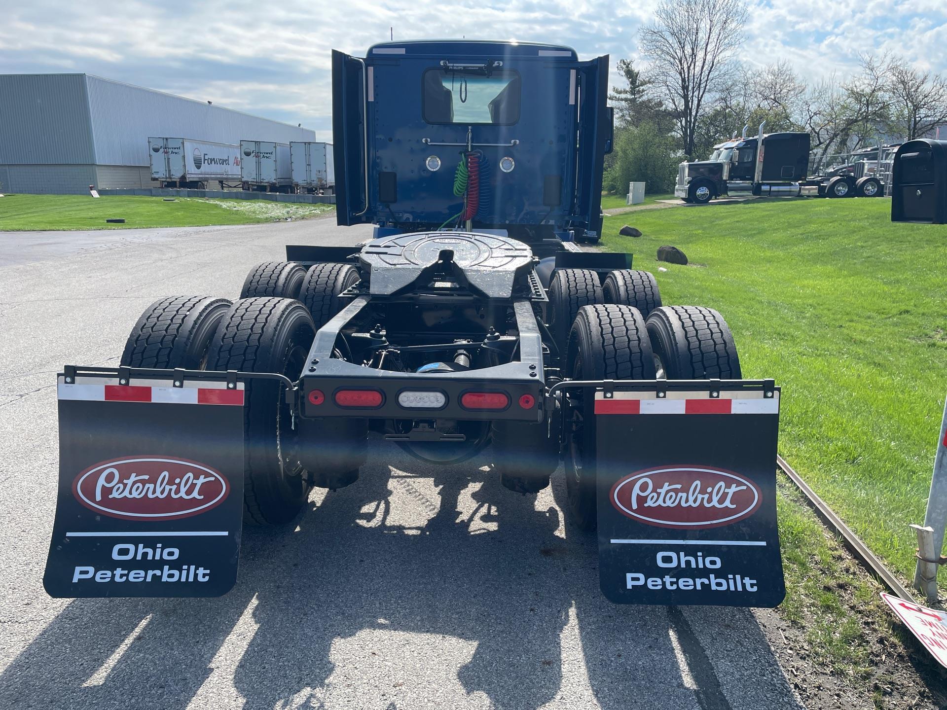 2027 Peterbilt 579 in Columbus, OH — photo 7