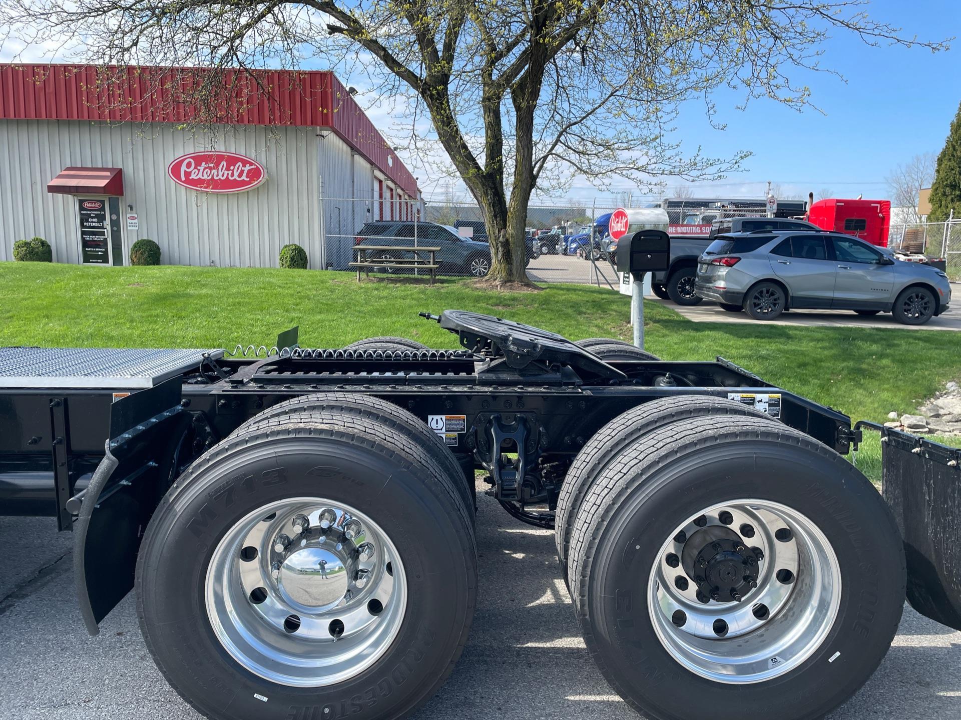 2027 Peterbilt 579 in Columbus, OH — photo 8