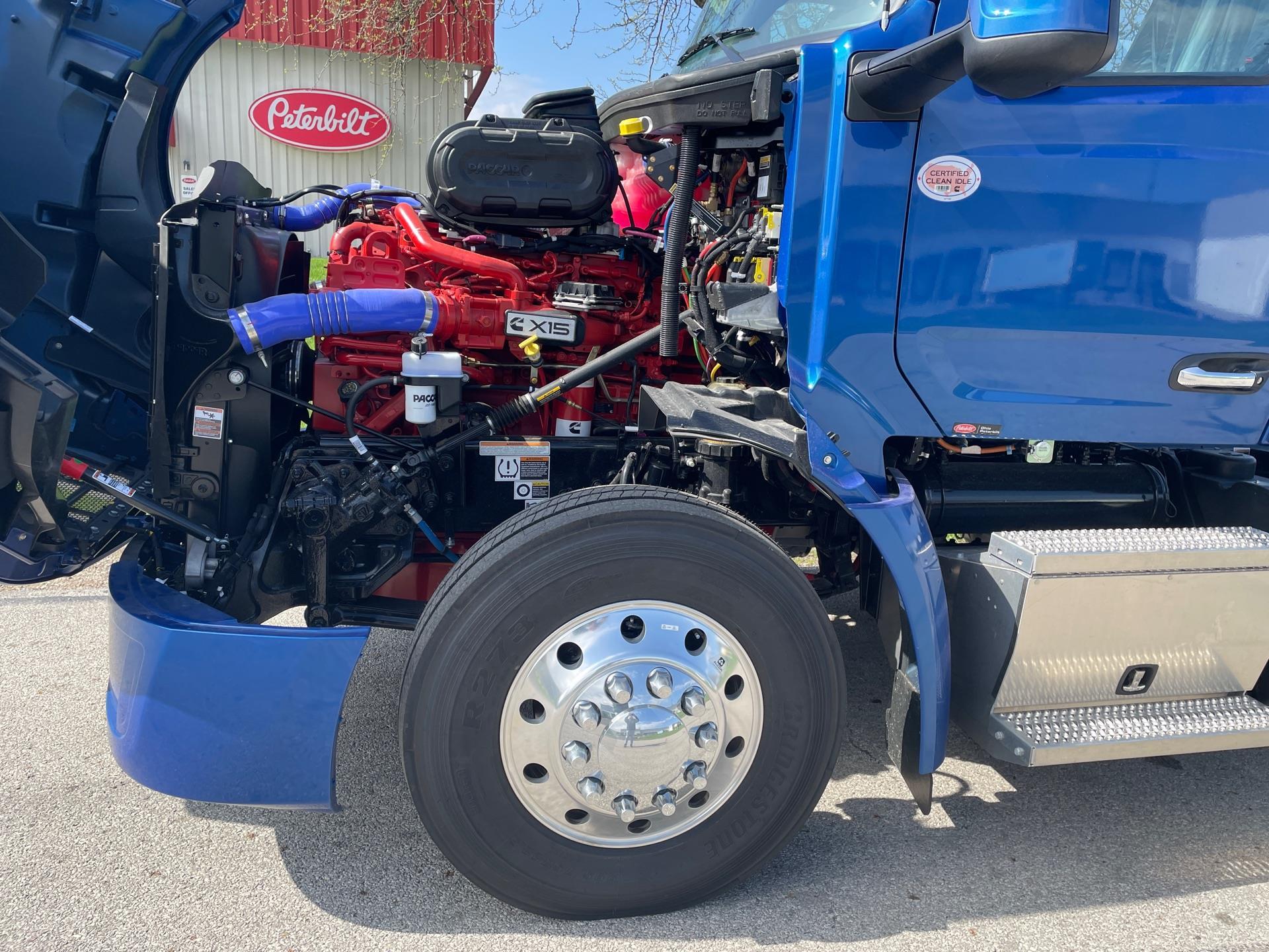 2027 Peterbilt 579 in Columbus, OH — photo 16