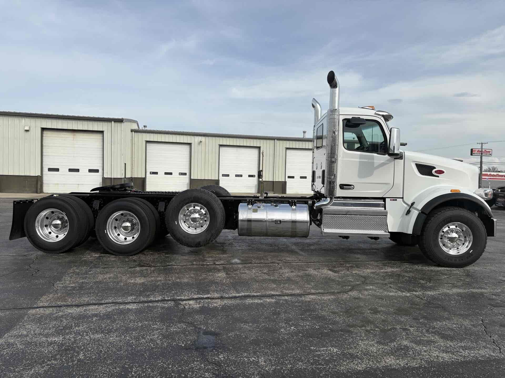 2027 Peterbilt 567 in Findlay, OH — photo 8